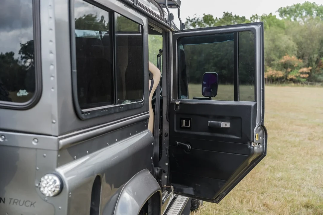 2013 Land Rover Defender 110 - Image 28 of 30