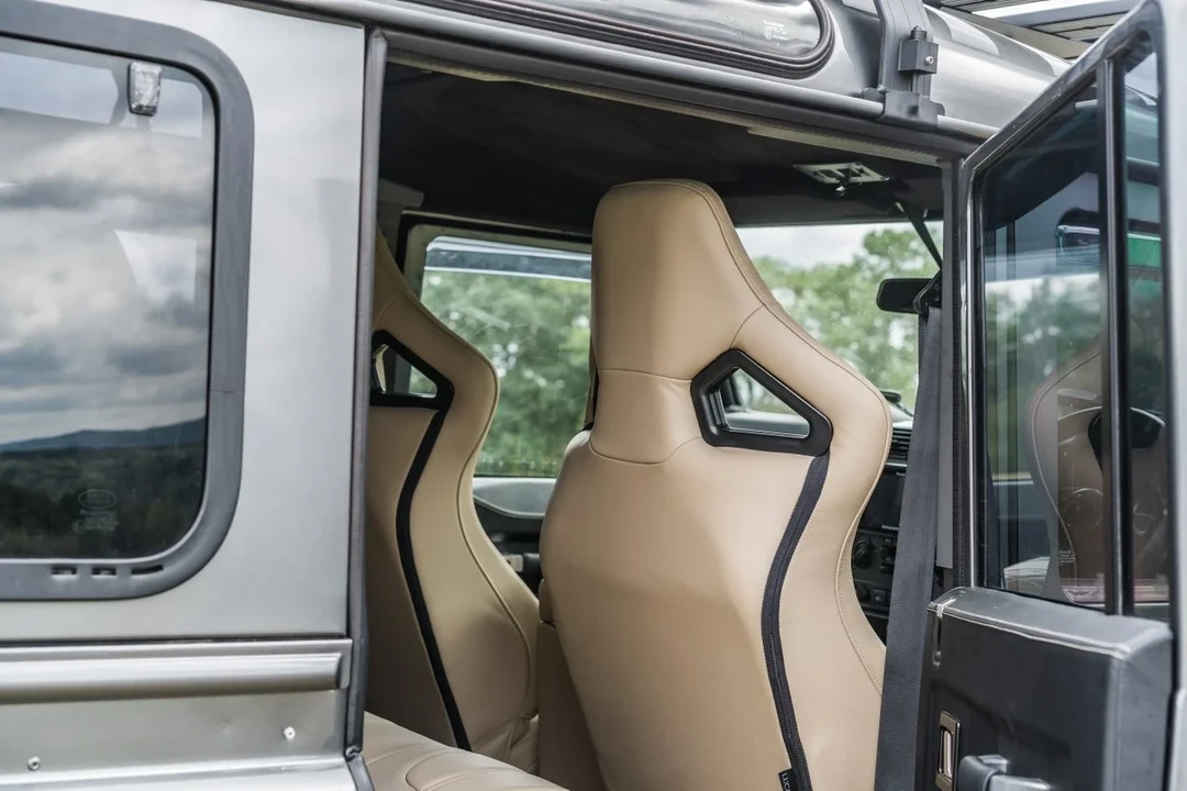 2013 Land Rover Defender 110 - Image 24 of 30