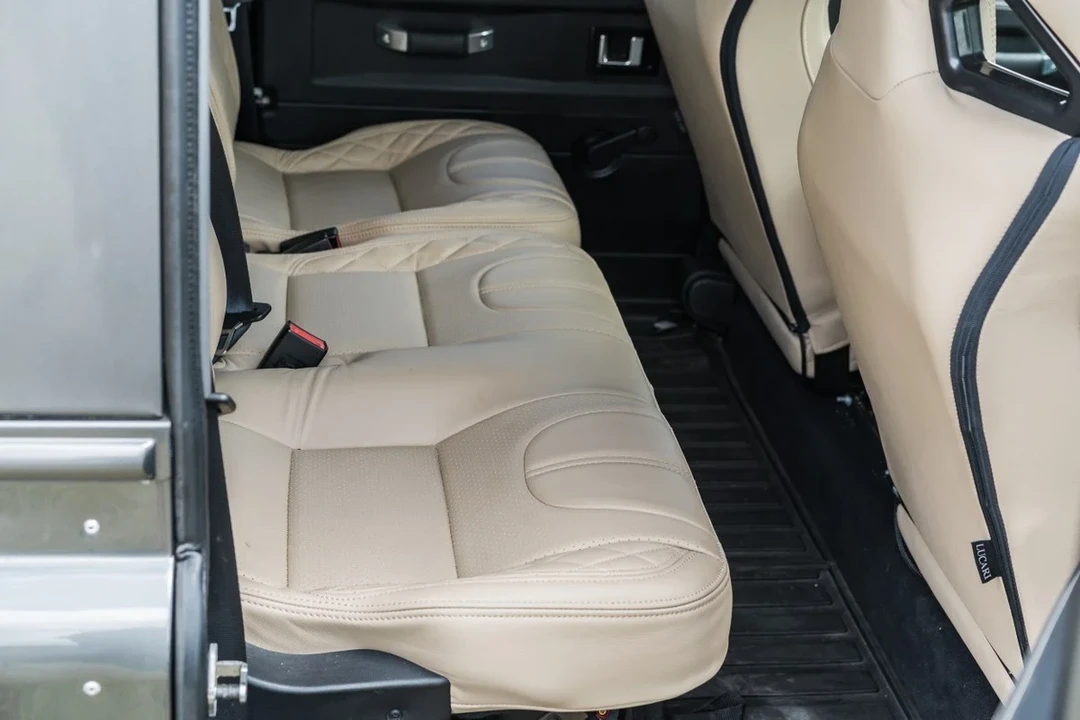 2013 Land Rover Defender 110 - Image 26 of 30