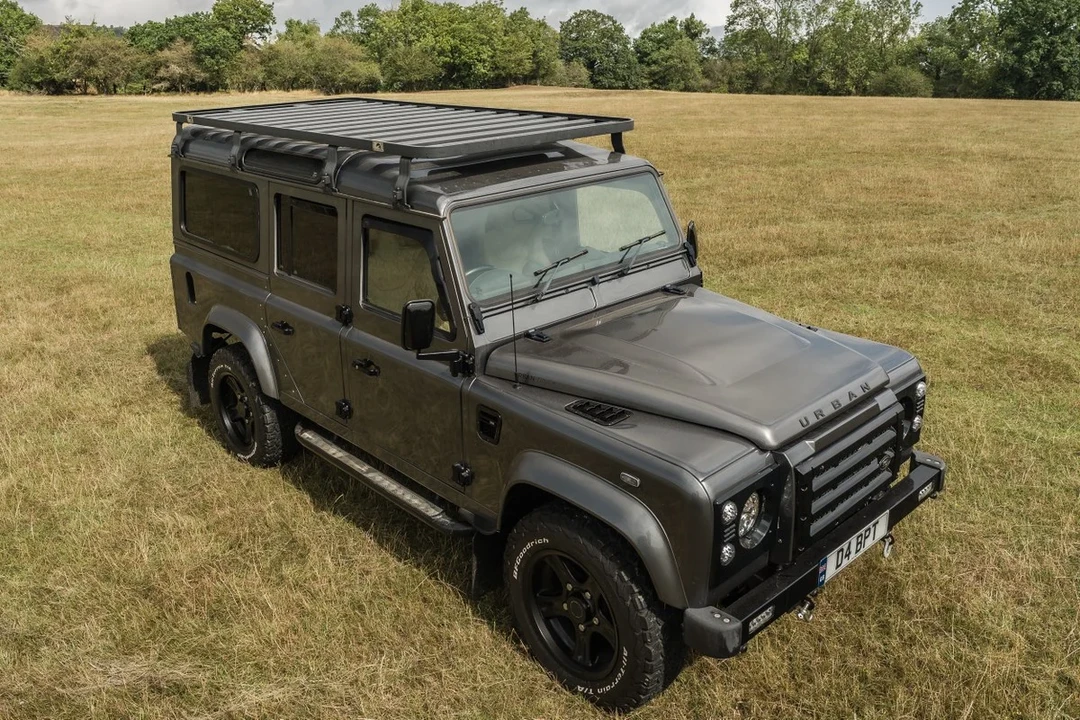 2013 Land Rover Defender 110 - Image 13 of 30