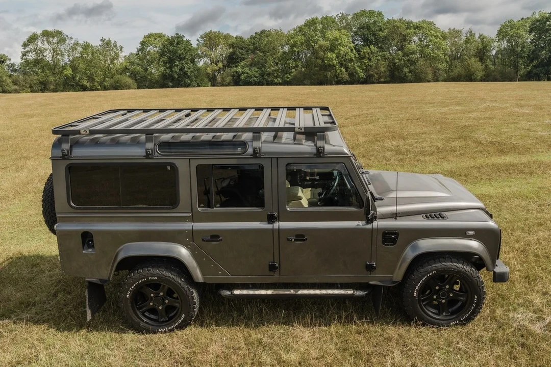 2013 Land Rover Defender 110 - Image 14 of 30
