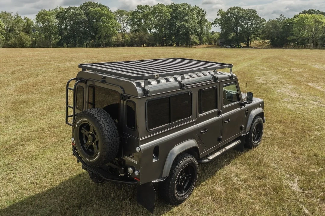 2013 Land Rover Defender 110 - Image 15 of 30