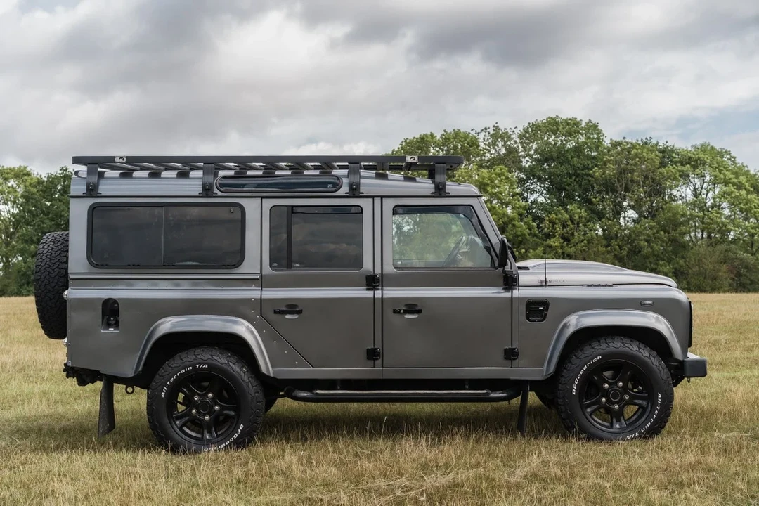 2013 Land Rover Defender 110 - Image 5 of 30