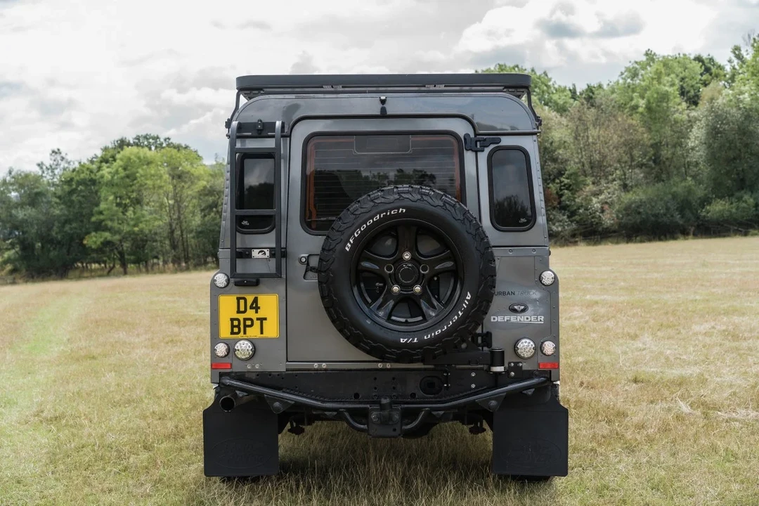 2013 Land Rover Defender 110 - Image 9 of 30