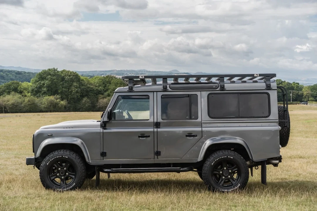 2013 Land Rover Defender 110 - Image 10 of 30