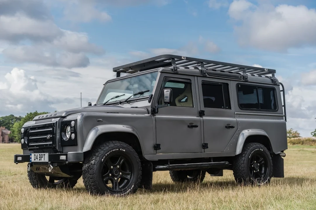 2013 Land Rover Defender 110 - Image 7 of 30