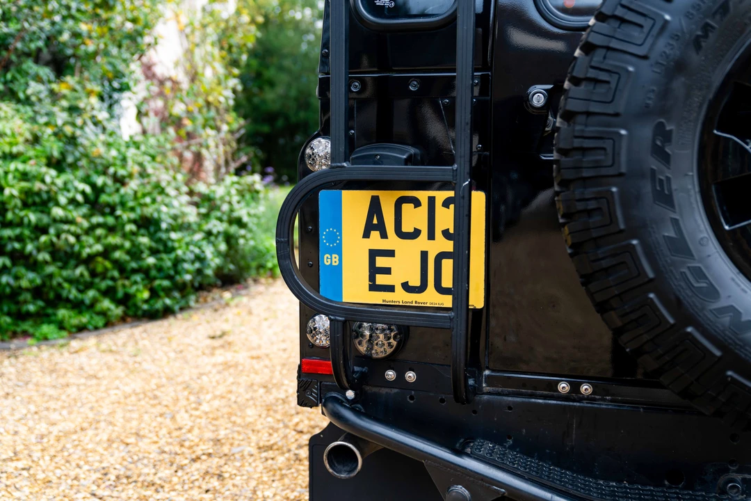 2013 Land Rover Defender 110 - Image 11 of 31