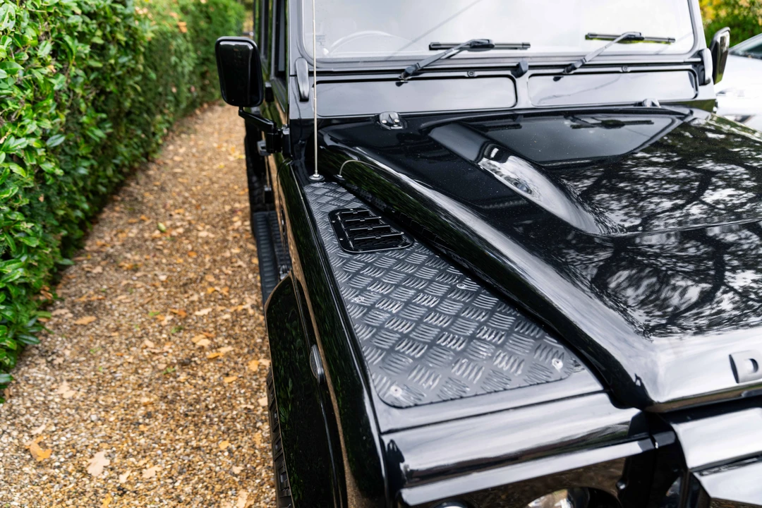 2013 Land Rover Defender 110 - Image 19 of 31