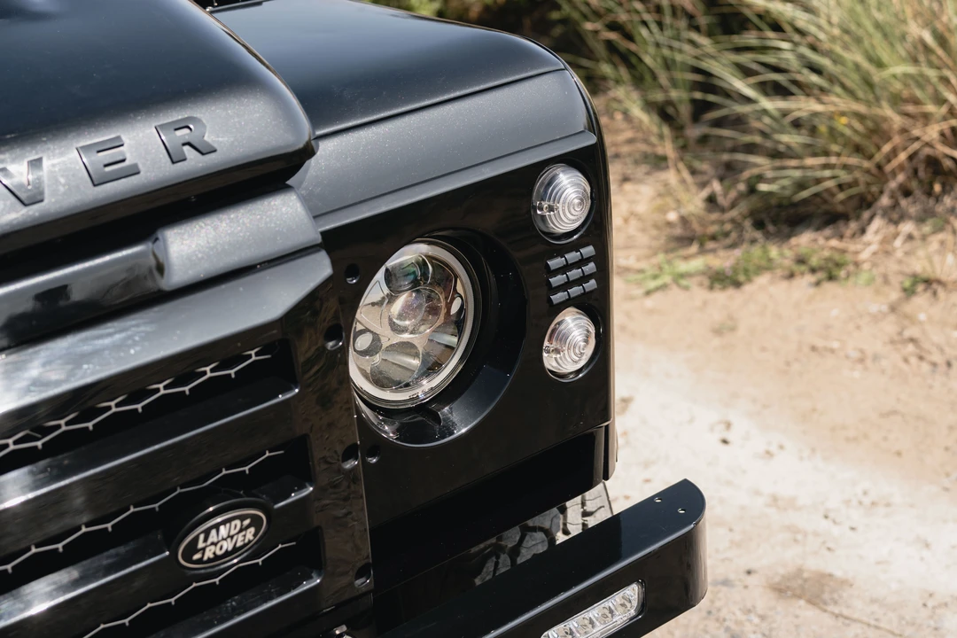 2013 Land Rover Defender 110 - Image 13 of 31