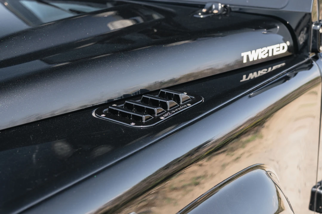 2013 Land Rover Defender 110 - Image 17 of 31
