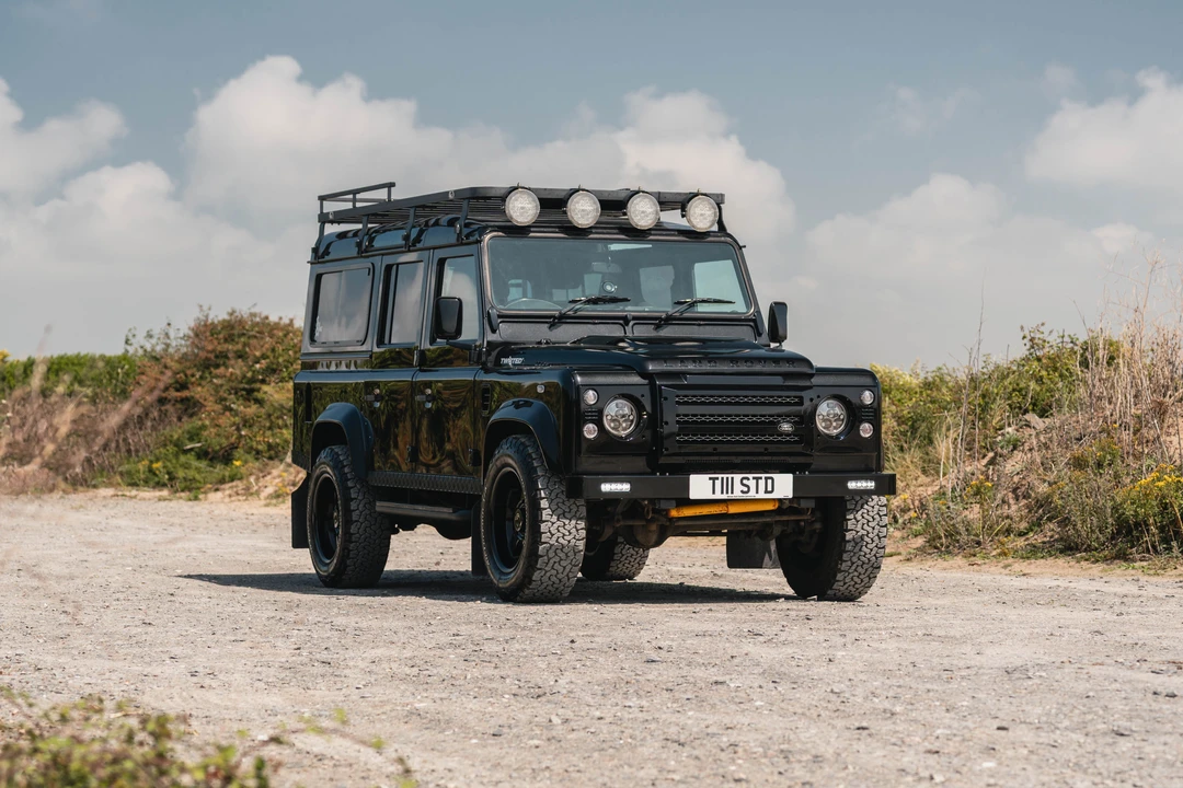 2013 Land Rover Defender 110 - Image 3 of 31