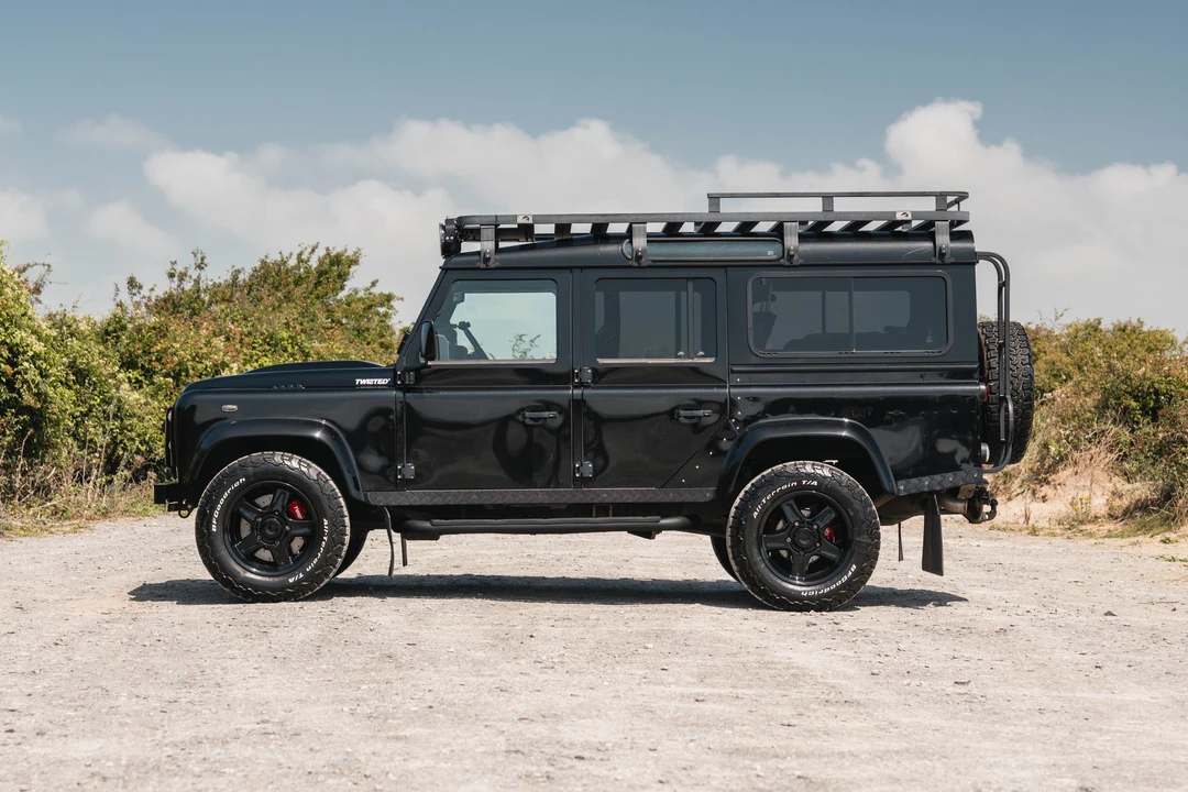 2013 Land Rover Defender 110 - Image 8 of 31