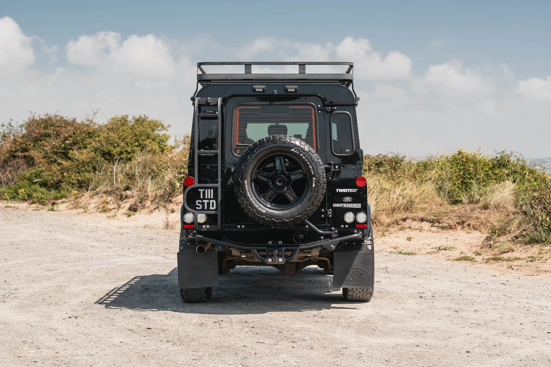 2013 Land Rover Defender 110 - Image 6 of 31