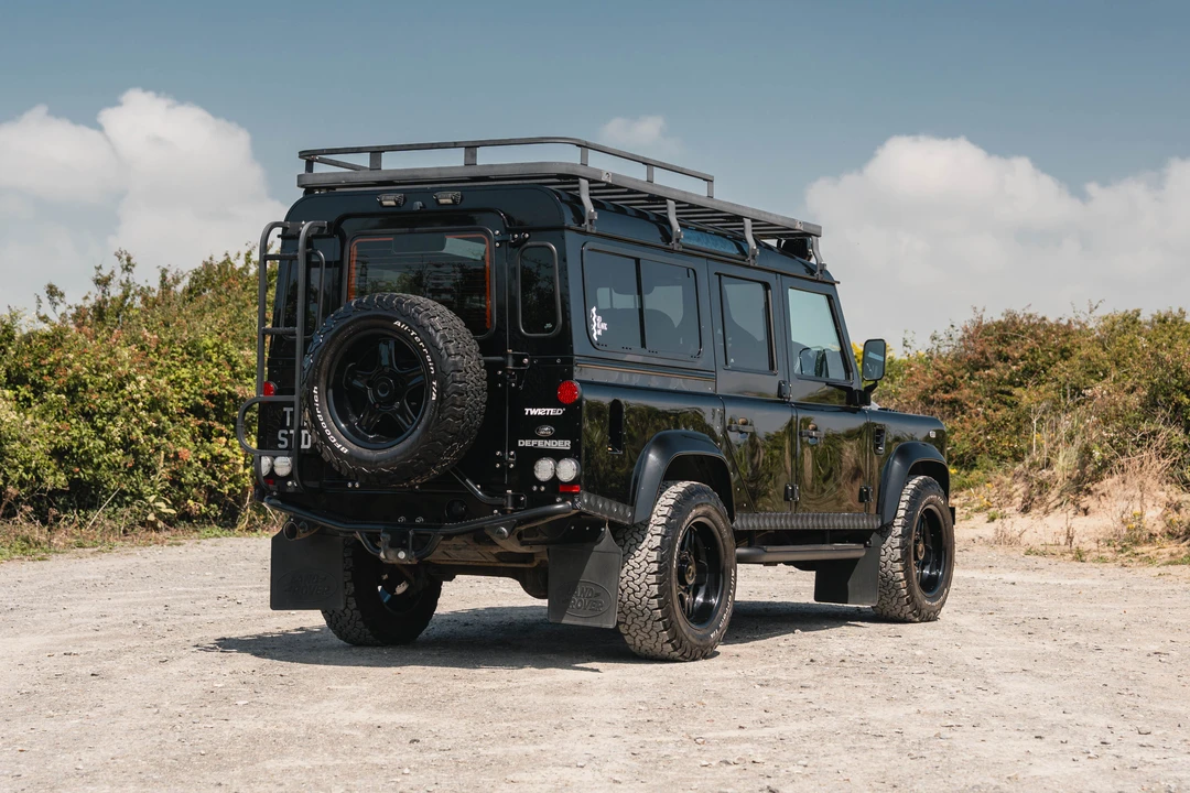 2013 Land Rover Defender 110 - Image 5 of 31