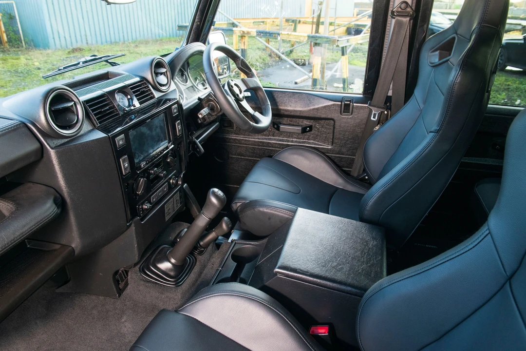 2013 Land Rover Defender 110 - Image 16 of 19