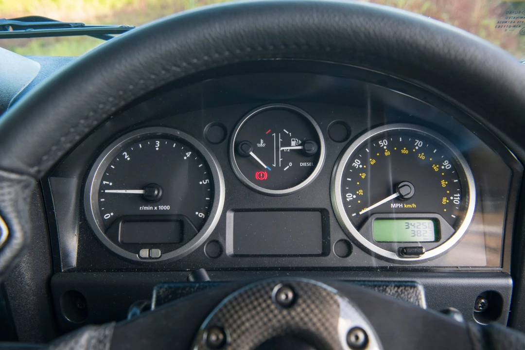 2013 Land Rover Defender 110 - Image 10 of 19