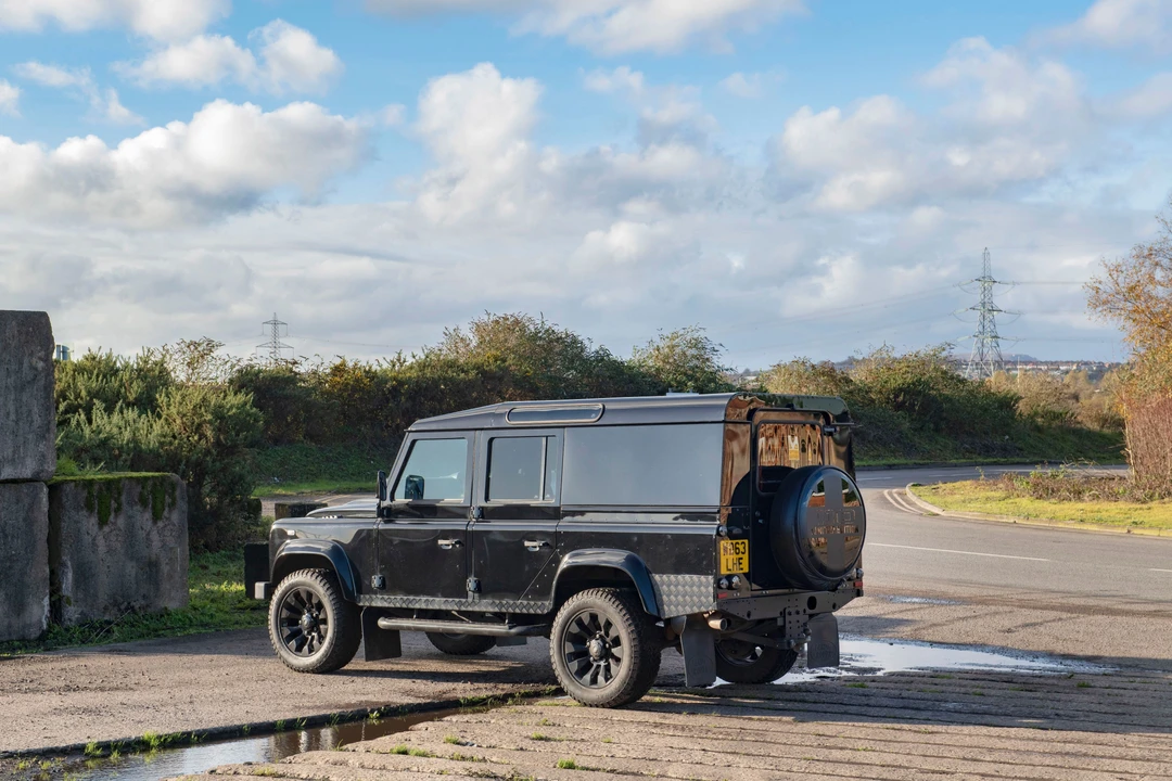 2013 Land Rover Defender 110 - Image 7 of 19