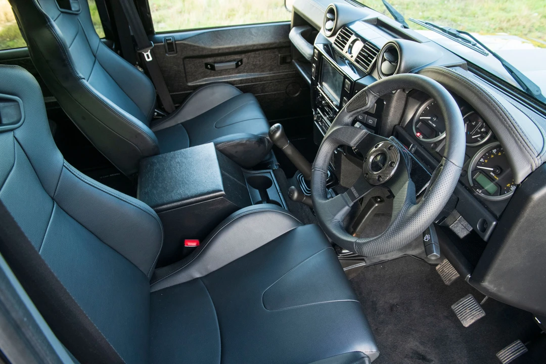 2013 Land Rover Defender 110 - Image 14 of 19