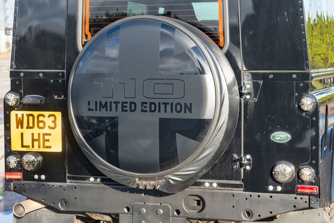 2013 Land Rover Defender 110 - Image 3 of 19