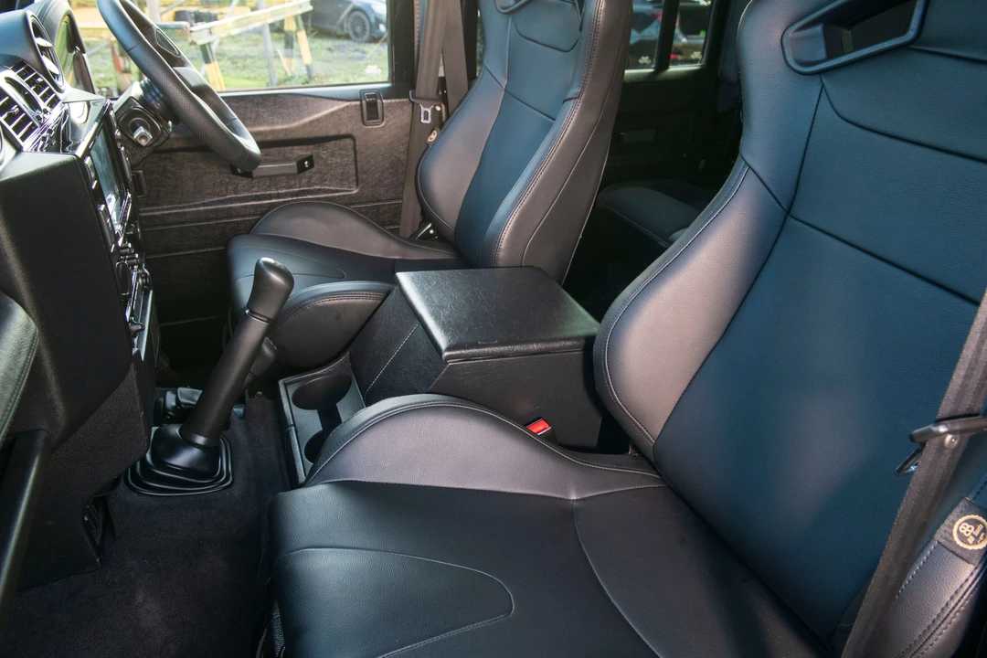 2013 Land Rover Defender 110 - Image 15 of 19