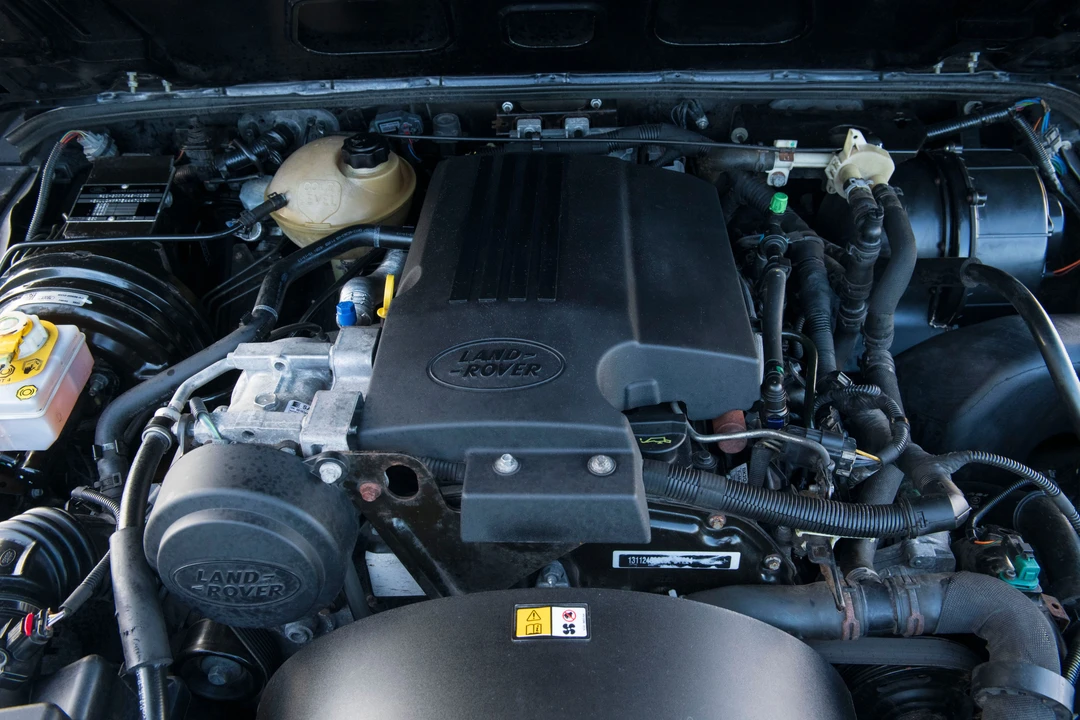 2013 Land Rover Defender 110 - Image 18 of 19