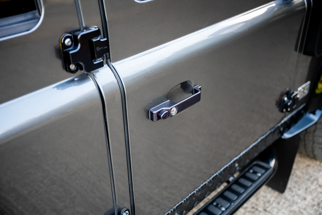 2013 Land Rover Defender 110 - Image 15 of 31