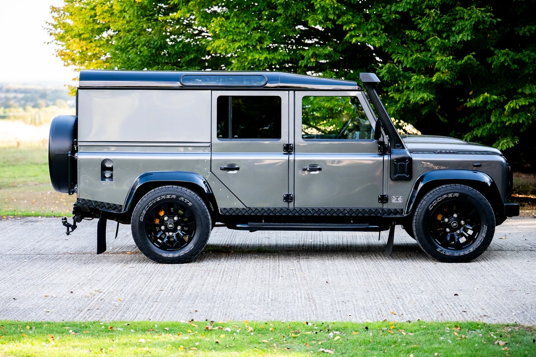 2013 Land Rover Defender 110 - Image 8 of 31