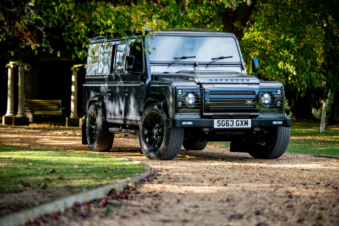 2013 Land Rover Defender 110 - Image 9 of 31