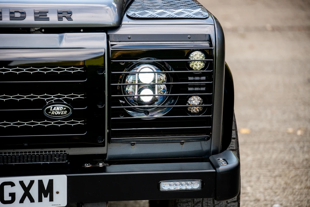 2013 Land Rover Defender 110 - Image 25 of 31
