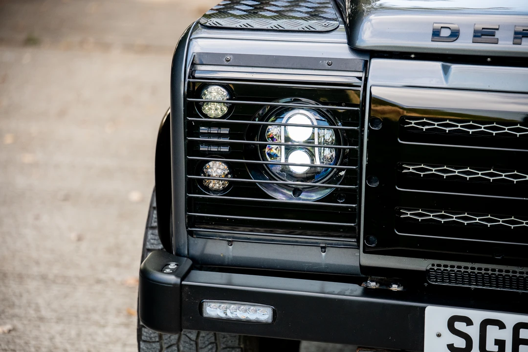 2013 Land Rover Defender 110 - Image 26 of 31