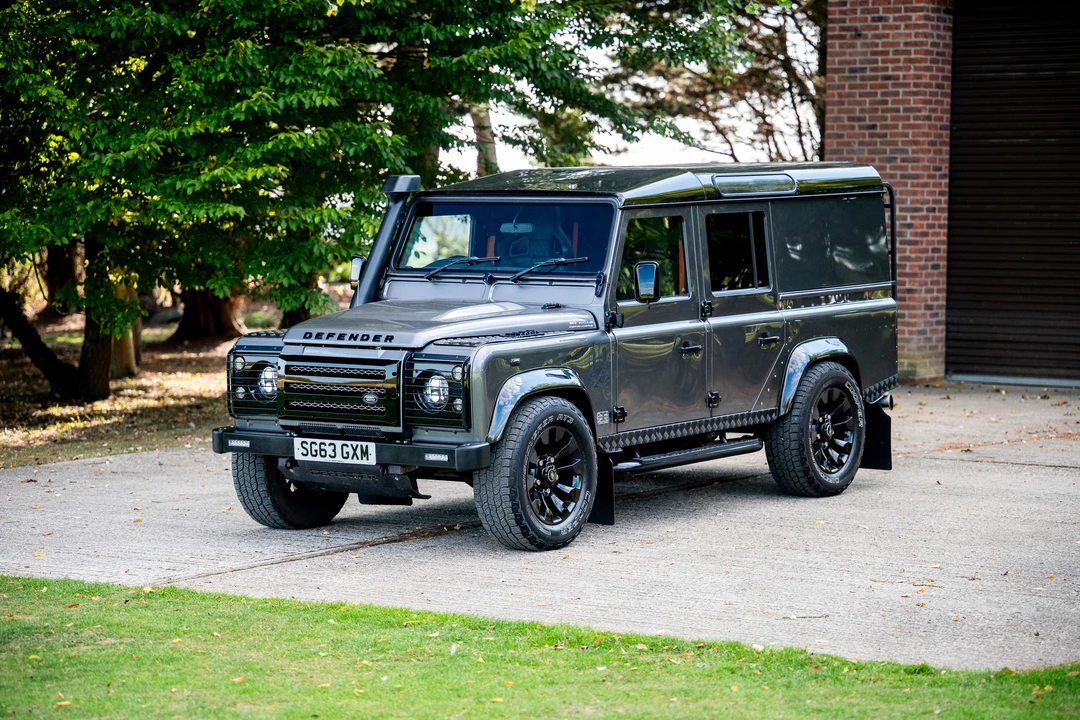 2013 Land Rover Defender 110 - Image 3 of 31