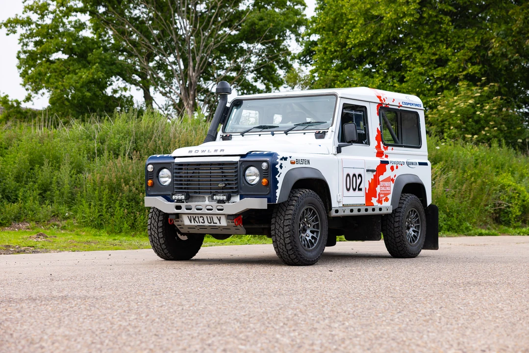 2014 Land Rover Defender 90 - Image 3 of 31
