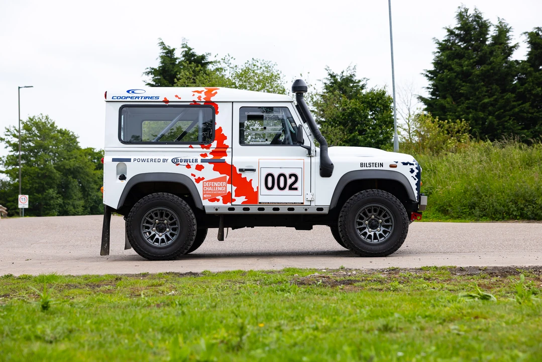 2014 Land Rover Defender 90 - Image 8 of 31