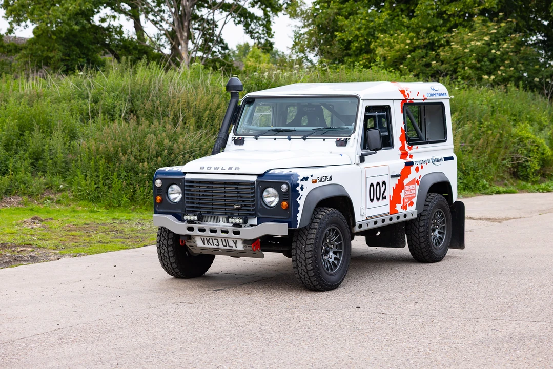 2014 Land Rover Defender 90 - Image 11 of 31