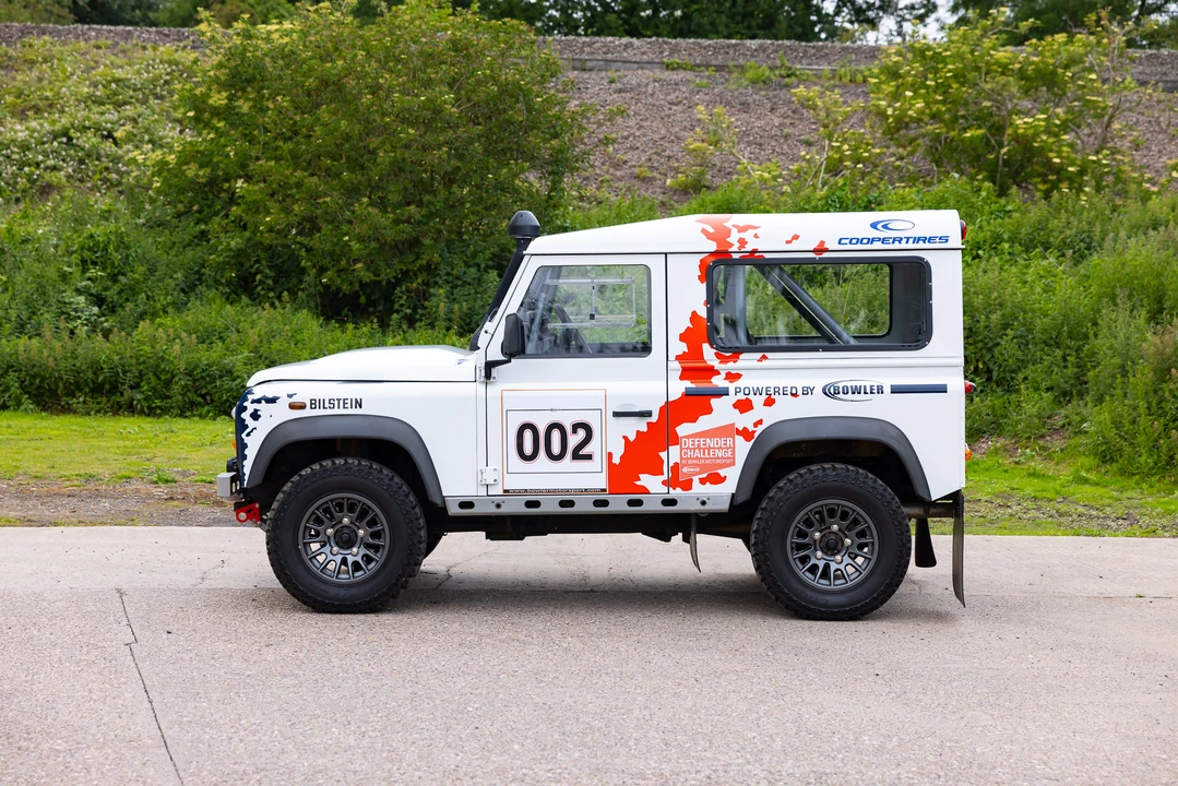 2014 Land Rover Defender 90 - Image 12 of 31