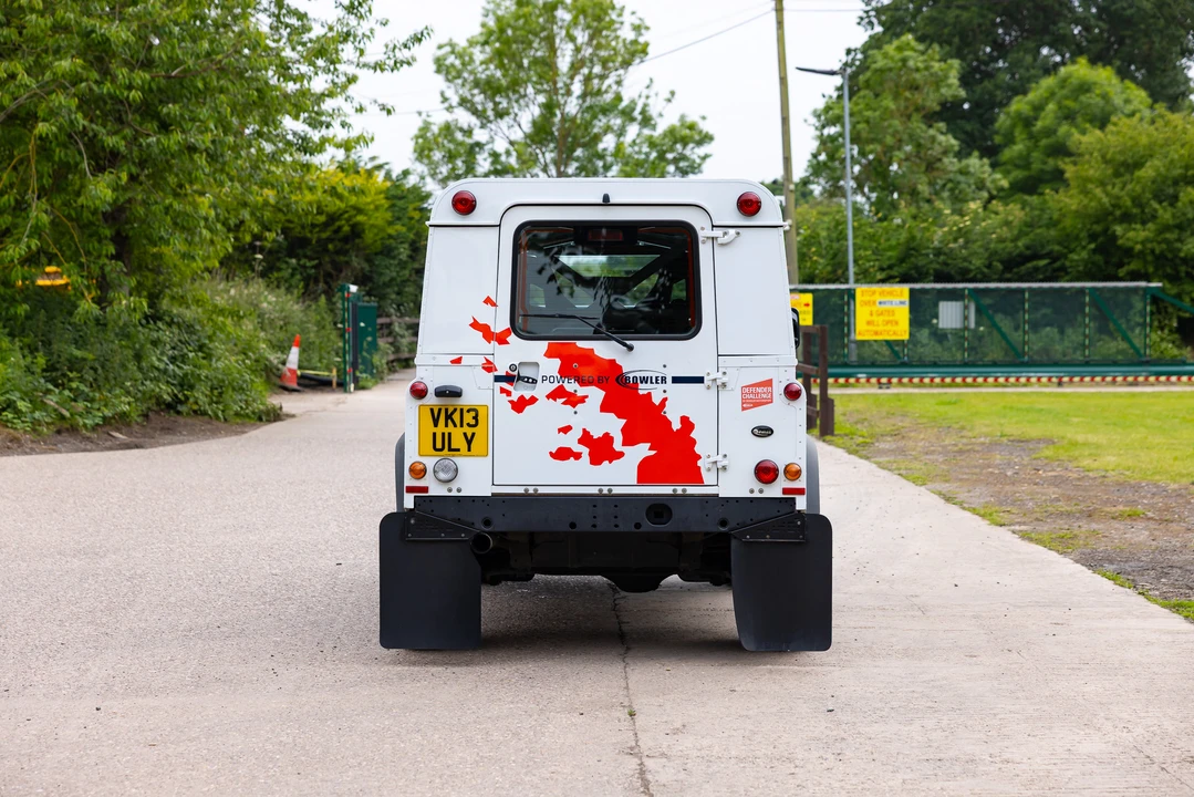 2014 Land Rover Defender 90 - Image 14 of 31