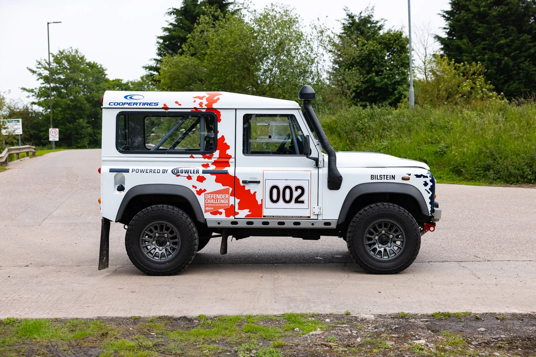 2014 Land Rover Defender 90 - Image 16 of 31
