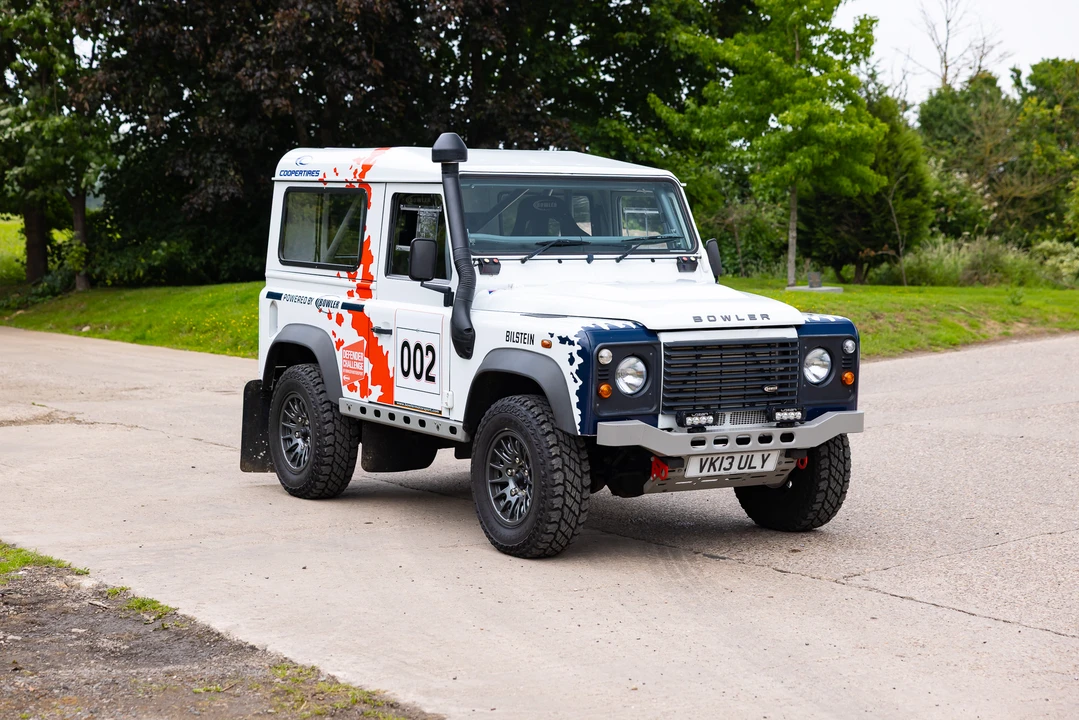 2014 Land Rover Defender 90 - Image 17 of 31