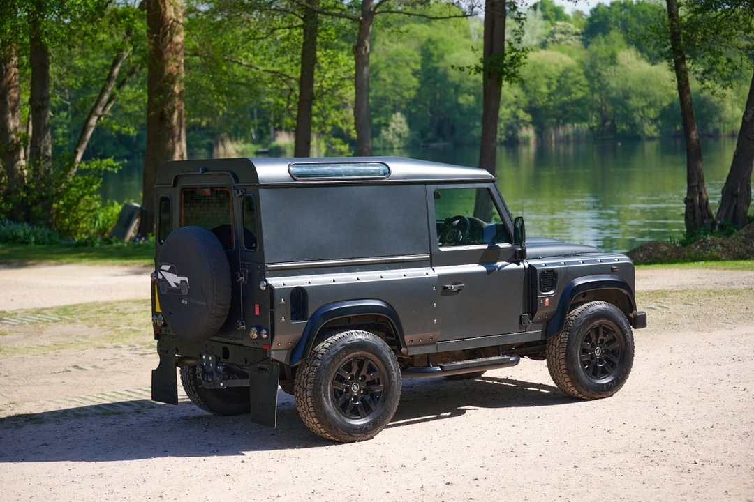 2013 Land Rover Defender 90 - Image 4 of 30