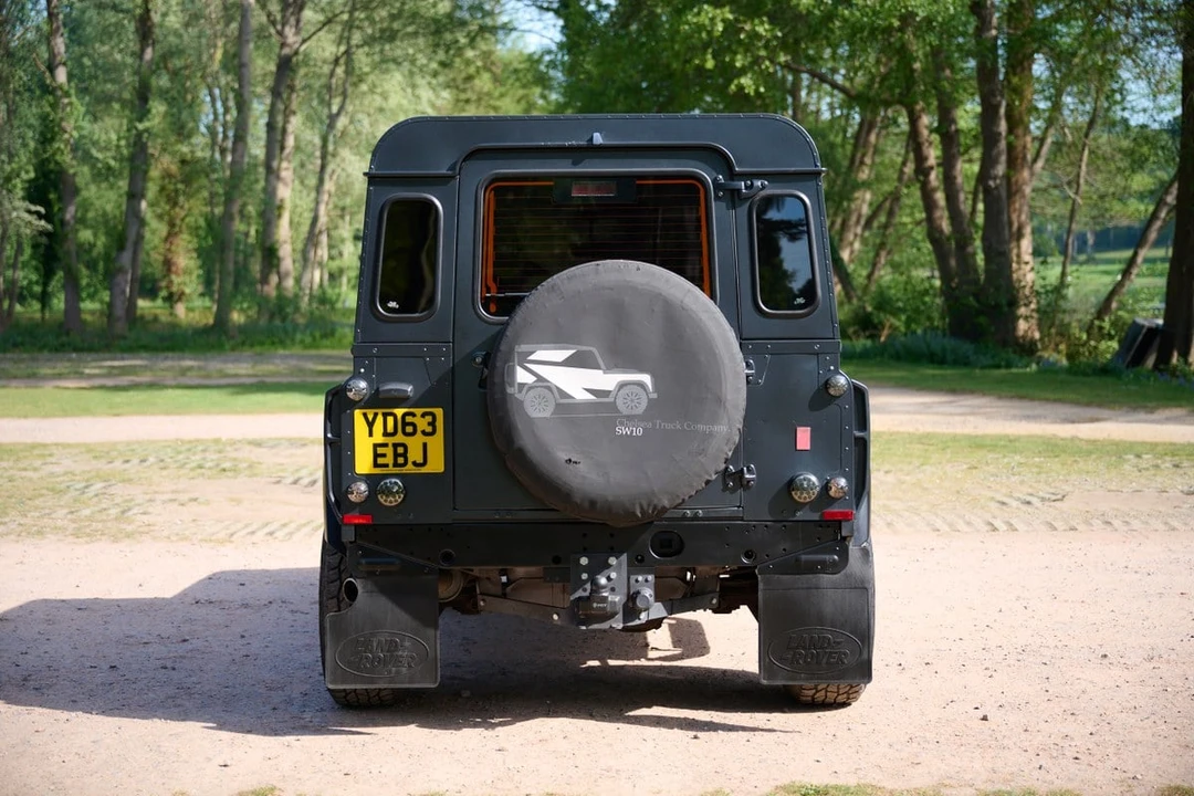 2013 Land Rover Defender 90 - Image 13 of 30