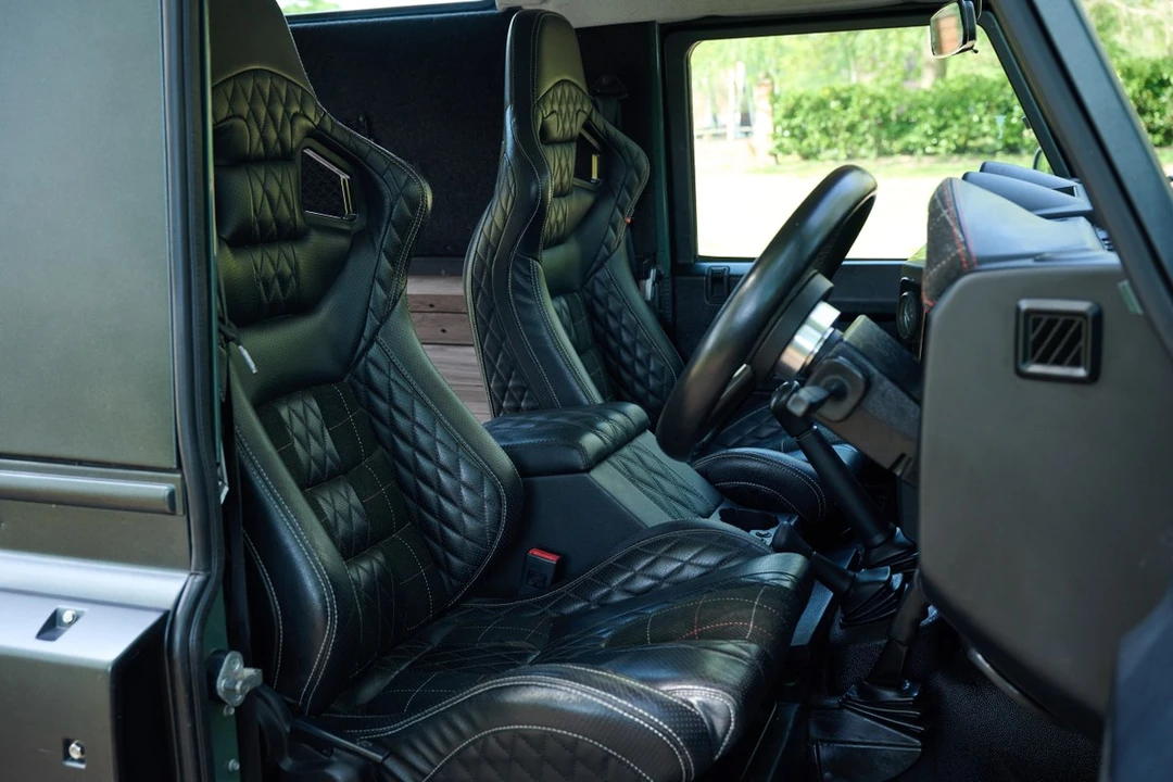 2013 Land Rover Defender 90 - Image 24 of 30