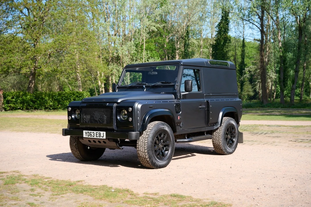 2013 Land Rover Defender 90 - Image 11 of 30