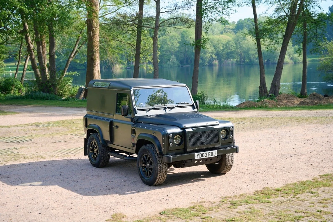 2013 Land Rover Defender 90 - Image 9 of 30