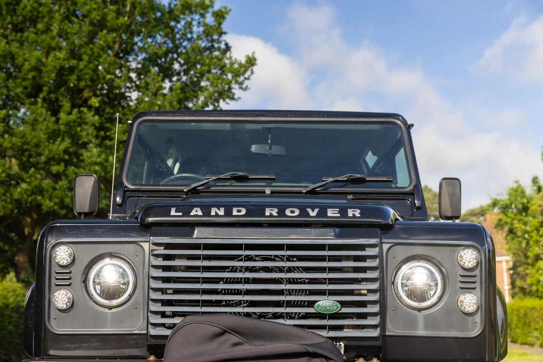 2013 Land Rover Defender 90 - Image 11 of 31