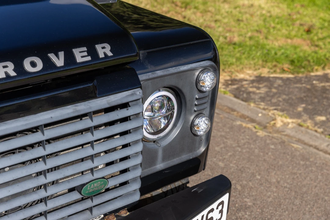 2013 Land Rover Defender 90 - Image 17 of 31