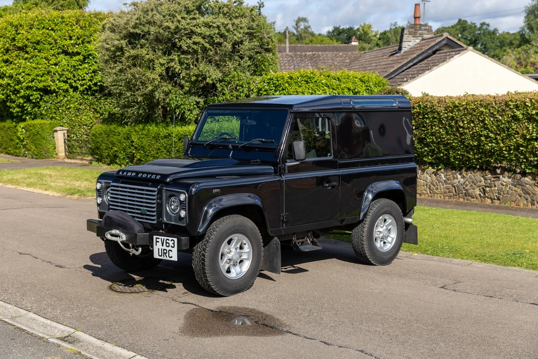 2013 Land Rover Defender 90 - Image 8 of 31