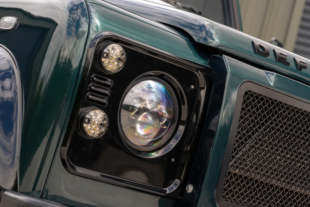 2013 Land Rover Defender 90 - Image 11 of 31