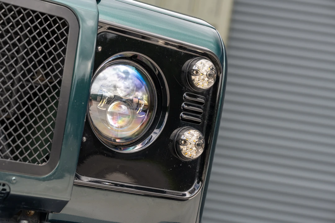 2013 Land Rover Defender 90 - Image 15 of 31