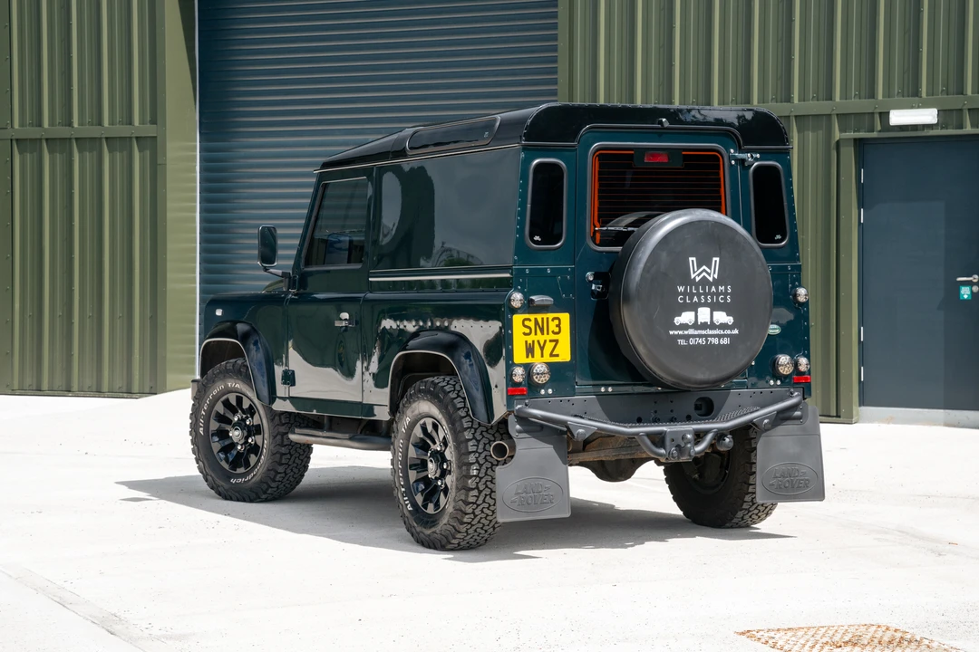 2013 Land Rover Defender 90 - Image 5 of 31