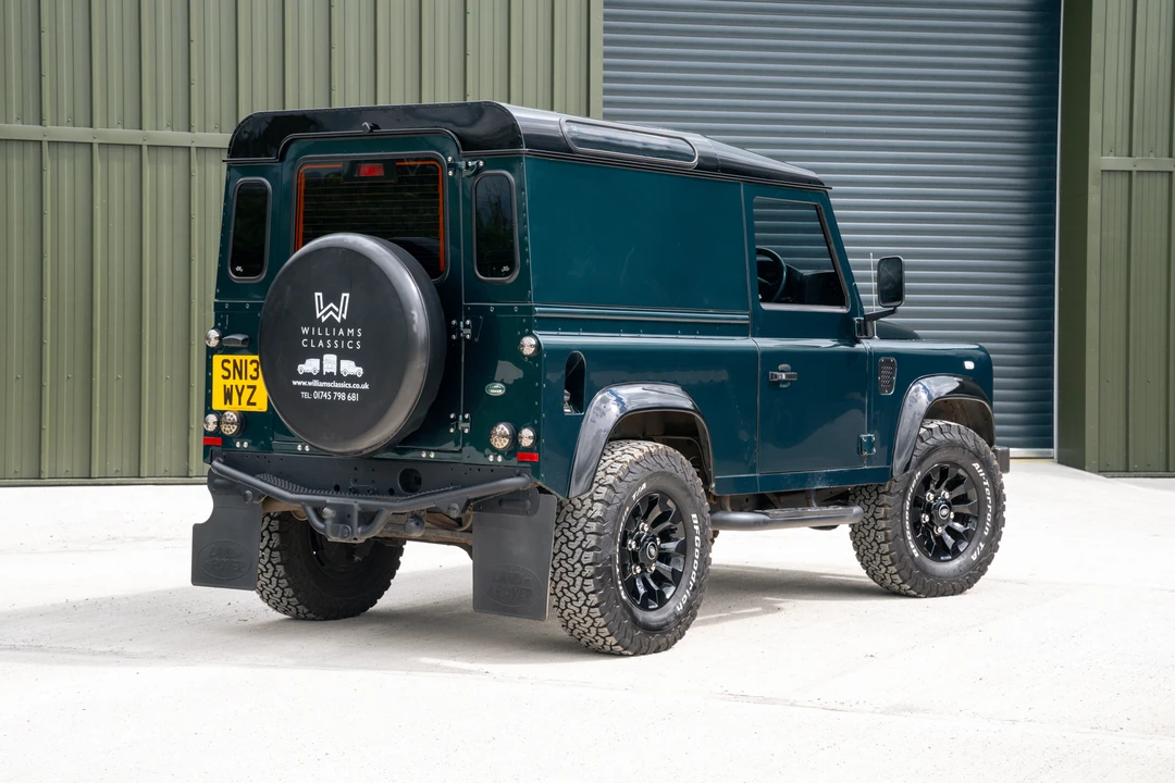 2013 Land Rover Defender 90 - Image 7 of 31